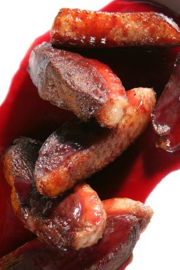 Biraz sebze ve mango ile ördek