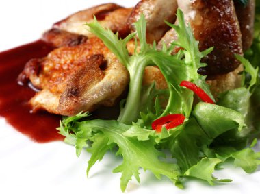 Kızarmış et bıldırcın