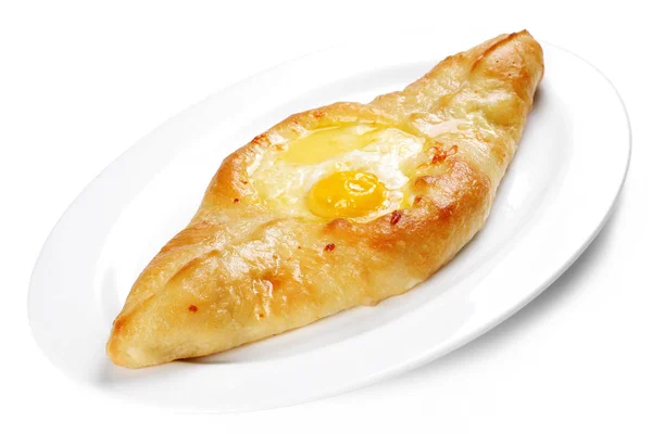 Gebratenes Brot mit Ei und Käse — Stockfoto