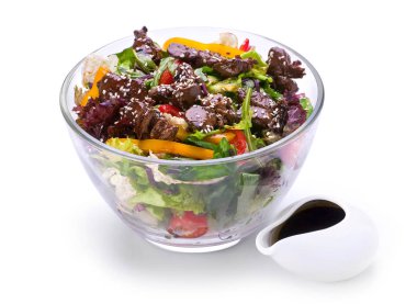 Sıcak salata tavuk karaciğer ile