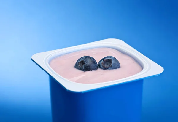 Yogurt with blueberry