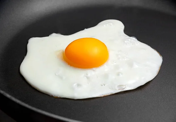 Sült csirke tojás — Stock Fotó