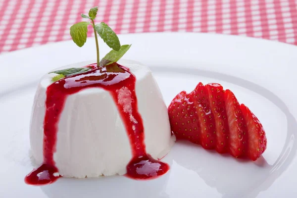 Sobremesa panna cotta — Fotografia de Stock