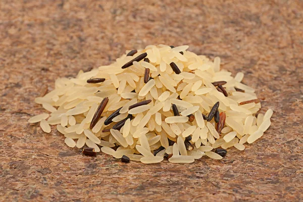 Vahşi ve uzun cilalı pirinç — Stok fotoğraf