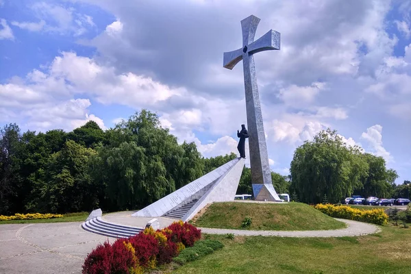 Het Cross of Trust monument in Przemysl, Polen — Stockfoto