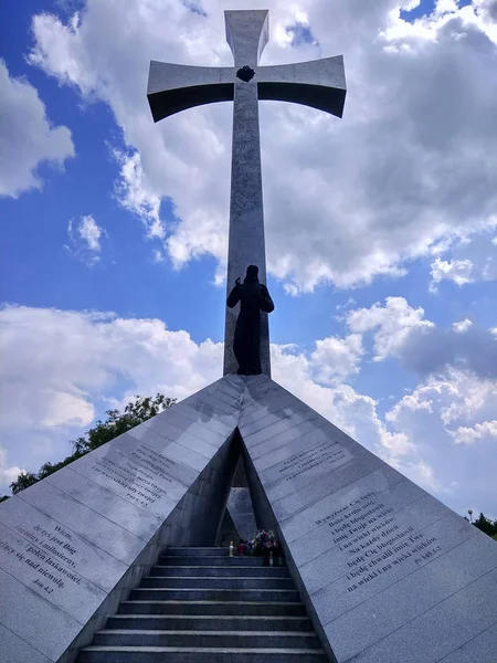 Het Cross of Trust monument in Przemysl, Polen — Stockfoto