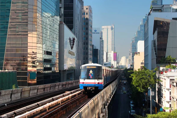 Bts, ett masstransiteringssystem i Bangkok, Thailand — Stockfoto