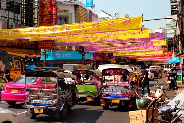 Yaowarat Road in Chinatown, Bangkok, Thailandia — Foto Stock