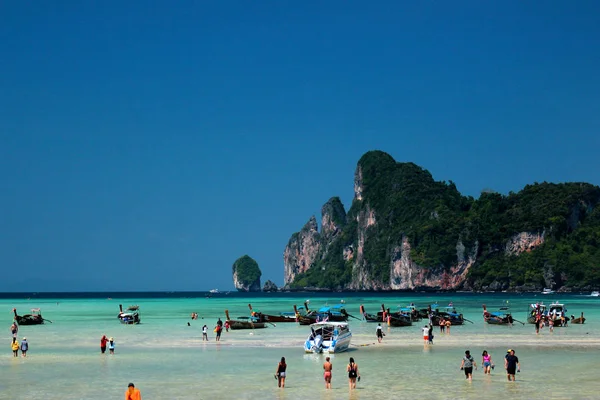 View of Paradise Bay on Phi Phi Don island in Krabi province, Thailand — 스톡 사진