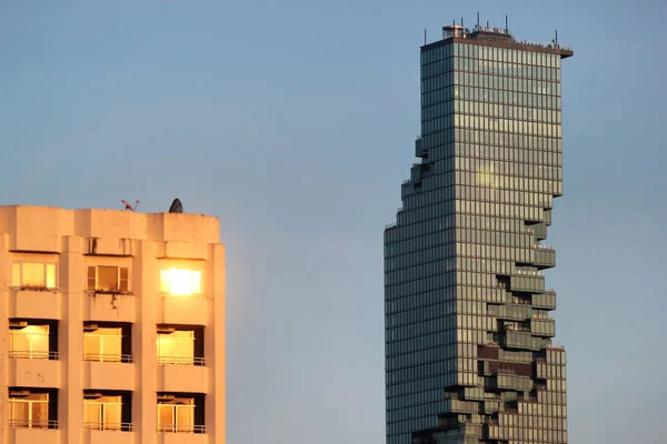 Arranha-céu King Power MahaNakhon em Bangkok, Tailândia — Fotografia de Stock