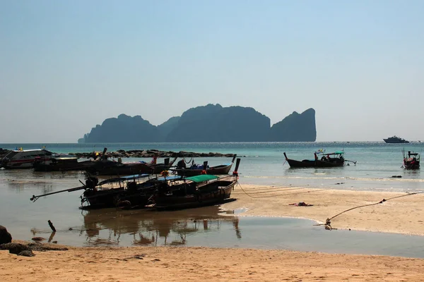 Phi Phi Don Thailand Dezember 2019 Blick Vom Strand Auf — Stockfoto