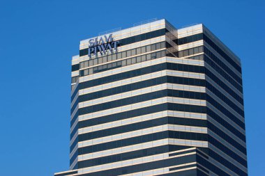 Bangkok, Tayland - 11 Aralık 2019: Siam Piwat Kulesi, Bangkok 'un merkezinde 30 katlı özel bir ofis binası.