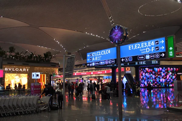 Estambul Turquía Noviembre 2019 Interior Sala Salidas Nuevo Aeropuerto Estambul — Foto de Stock