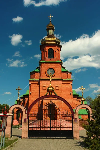 Vovchansk Ucrania Abril 2018 Iglesia Ortodoxa Oriental Myrrhbearers Plaza Central —  Fotos de Stock