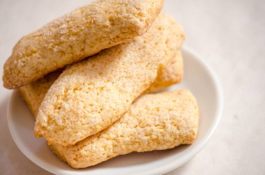 süt ve yumurta ile çörek