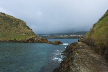 Adadan Atlantik okyanus manzarası. Sao Miguel Adası, Azores, Portekiz.