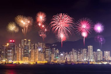 Havai fişek Festivali Hong Kong şehir üzerinde