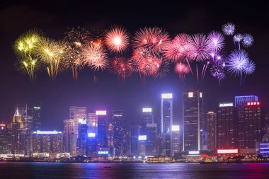 Havai fişek Festivali Hong Kong şehir üzerinde