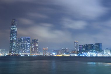 Hong Kong şehrinin silueti.