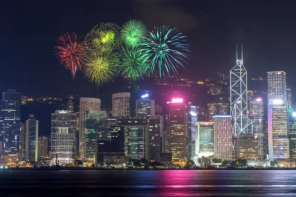 Vuurwerk Festival over Hong Kong stad — Stockfoto