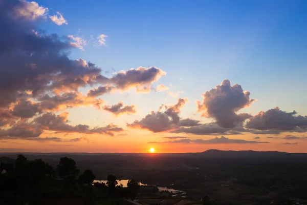 夕阳下，泰国考 Kho 山脉 — 图库照片