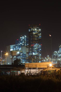 petrol rafineri sanayi tesisi, gece