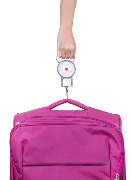 Passagier controle van bagage gewicht met schaal vóór de vlucht isola — Stockfoto