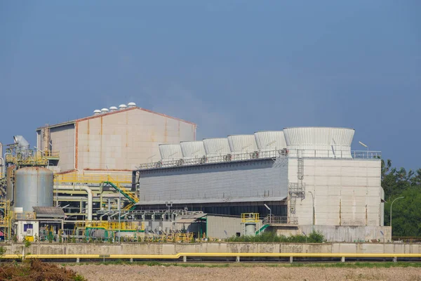 Torre de enfriamiento de la planta de la industria química, Tailandia — Foto de Stock