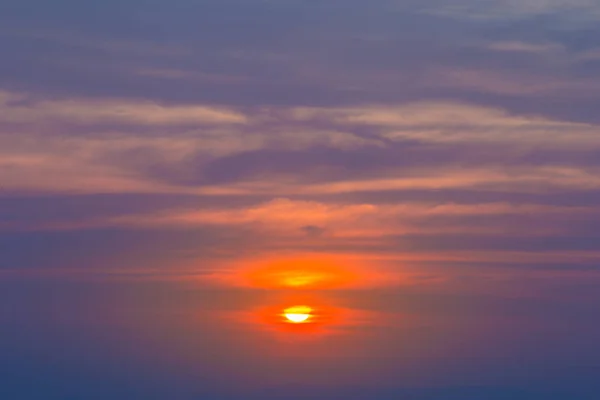 Bulutlar ve gökyüzü günbatımı — Stok fotoğraf