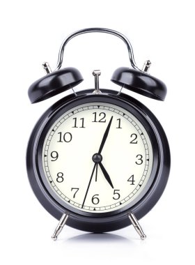 Beş saat çalar saat üzerinde beyaz izole üzerinde