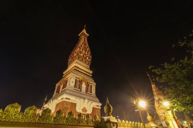Wat Phra ki Panom Tapınağı'nda gece, Nakhon Phanom, Tayland.