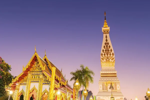 タイでのワット ・ プラ ・ことパノム寺院. — ストック写真