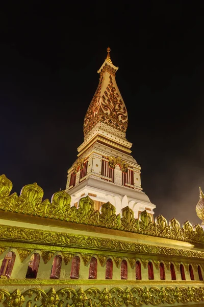 Chrám Wat Phra že Panom v noci, Nakhon Phanom, Thajsko. — Stock fotografie