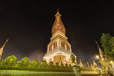 Wat Phra ki Panom Tapınağı'nda gece, Nakhon Phanom, Tayland.