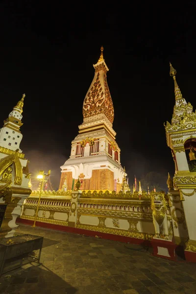 Wat Phra ki Panom Tapınağı'nda gece, Nakhon Phanom, Tayland. — Stok fotoğraf