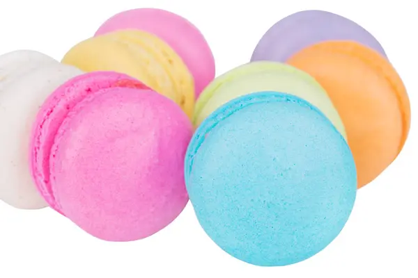 Süße bunte Kuchen Macaron oder Makronen isoliert auf weißem Backgr — Stockfoto