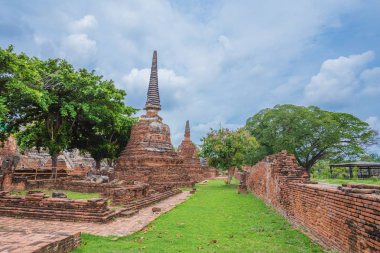 Buda heykelleri ve Wat Phra Si Sanphet Ayu pagoda kalıntıları