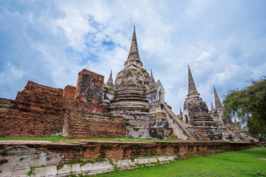 Buda heykelleri ve Wat Phra Si Sanphet Ayu pagoda kalıntıları