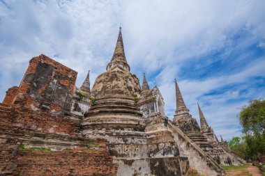 Buda heykelleri ve Wat Phra Si Sanphet Ayu pagoda kalıntıları