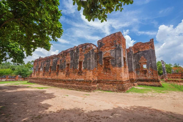 Ruinerna av Wat Phra Si Sanphet i Ayutthaya historiska park, Thail — Stockfoto