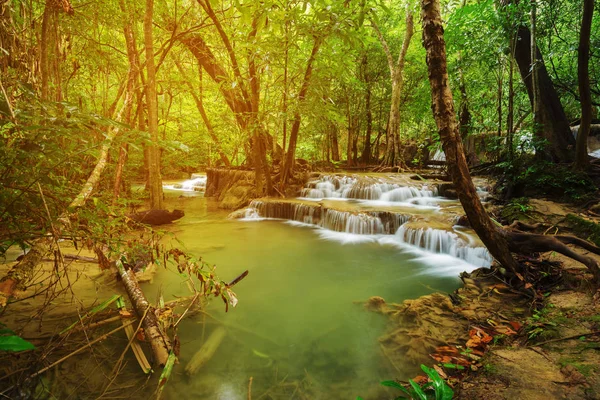 Seviye 7 Khuean Srinagarindra Nati Huay Mae Kamin şelale