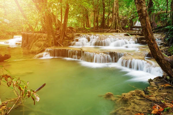 Level 7 of Huay Mae Kamin waterfall in Khuean Srinagarindra Nati — Stock Photo, Image