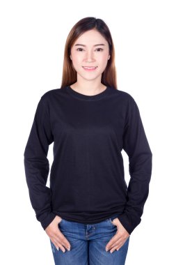 Siyah uzun kollu t-shirt üzerinde beyaz bir adam izole kadın