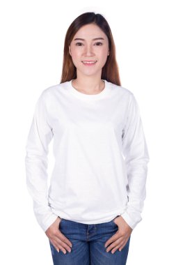 Beyaz uzun kollu t-shirt beyaz izole mutlu kadın