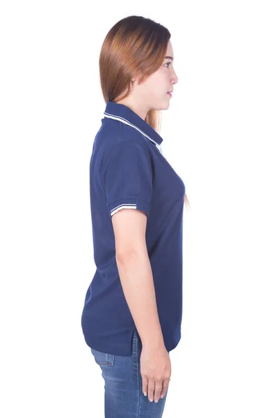Женщина в голубой рубашке поло изолированы на белом фоне (вид сбоку — стоковое фото