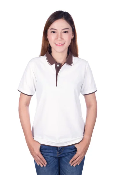 Mulher em camisa polo branco isolado no fundo branco — Fotografia de Stock