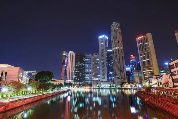 Paysage urbain de la ville de Singapour, vue depuis le pont Elgin — Photo