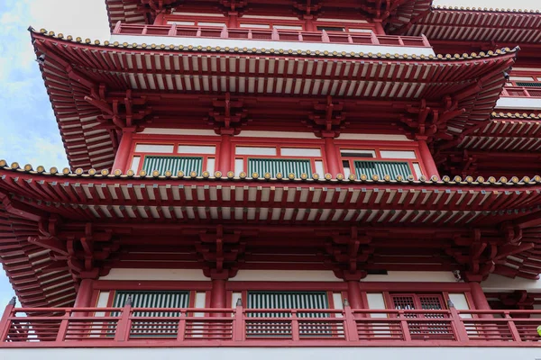 在中国城，新加坡佛牙寺的屋顶 — 图库照片
