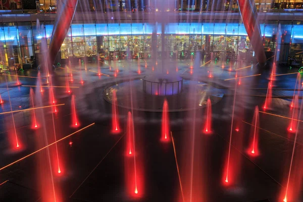 Çeşme kırmızı ışık ile