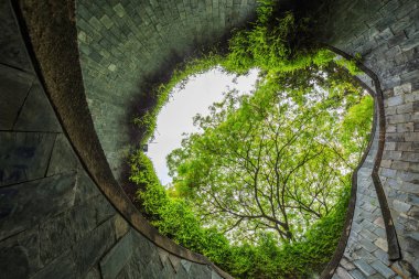 Fort Canning Parkı, Singapur geçiş underground